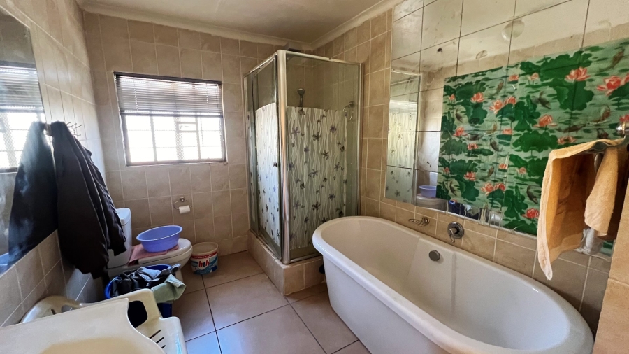 6 Bedroom Property for Sale in Universitas Ridge Free State